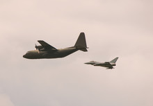 Eurofighter Und Hercules Abfangmanöver