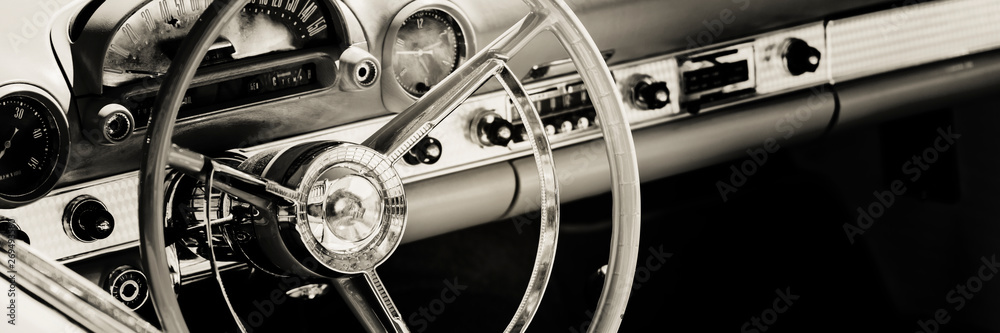 Obraz na płótnie Interior of a classic American car, old vintage vehicle w salonie