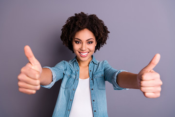 Canvas Print - Portrait of cute charming successful millennial lady advise excellent ads advert choice recommend decision information approve promo wear jeans modern stylish isolated grey background