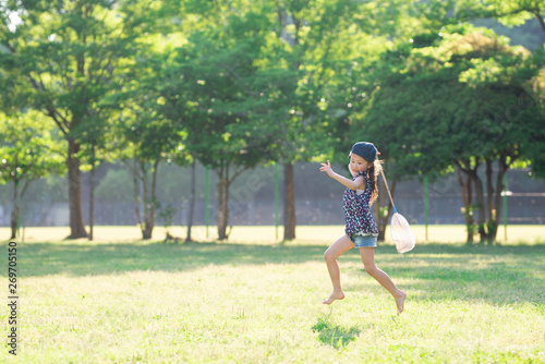 虫取り網を持って走る女の子 Buy This Stock Photo And Explore Similar Images At Adobe Stock Adobe Stock 虫取り網を持って走る女の子 Buy This Stock Photo And Explore Similar Images At Adobe Stock Adobe Stock