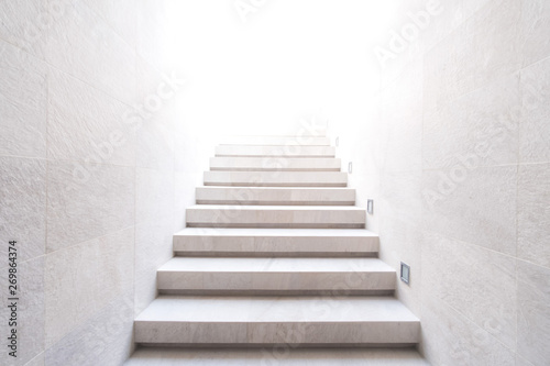 Dekoracja na wymiar  schody-do-swiatla