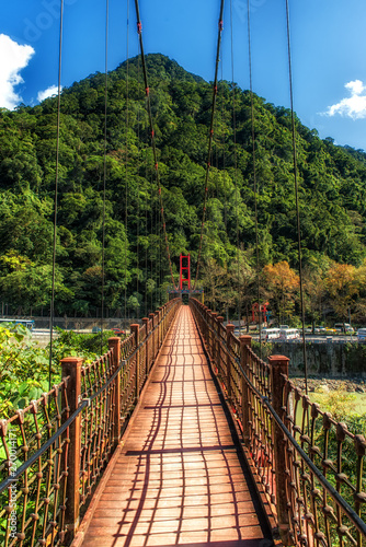 Obrazy most w dżungli  most-wiszacy-w-dzungli-wulai-tajwan