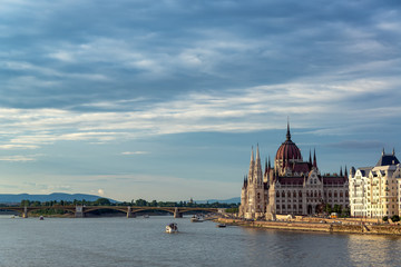 Wall Mural - Danube River and Hungarian Parliament