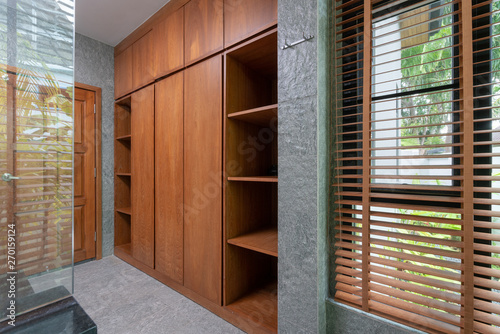 Cuadros en Lienzo wooden built in wardrobe in the house