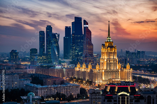 Cuadros en Lienzo Aerial View of Moscow City Skyline at Sunset, Moscow, Russia