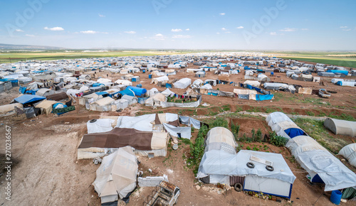 Cuadros en Lienzo AZEZ, SYRIA – MAY 19: Refugee camp for syrian people on May 19, 2019 in Azez, Syria