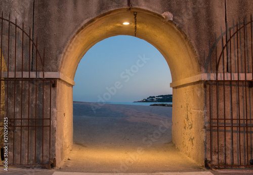Fotomural An evening in Antibes, France