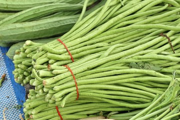 Canvas Print - Long beans at the market