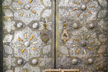 Sticker - Ornate doors at the entrance to a Moroccan palace