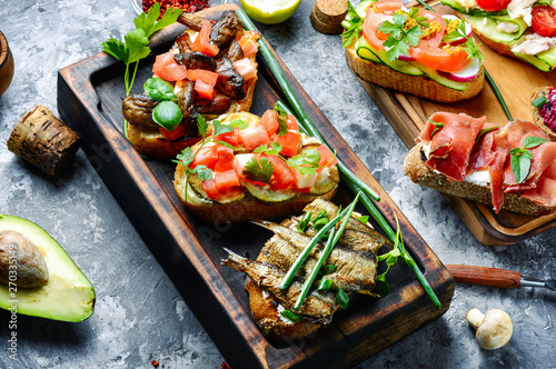 Fotomural Bruschetta with various toppings