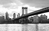 Fototapeta Nowy Jork - brooklyn bridge and lower manhattan