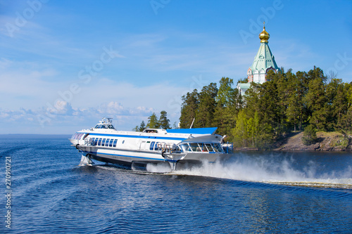 Fotomural Lake Ladoga, fairway of the bay of the island of Valaam