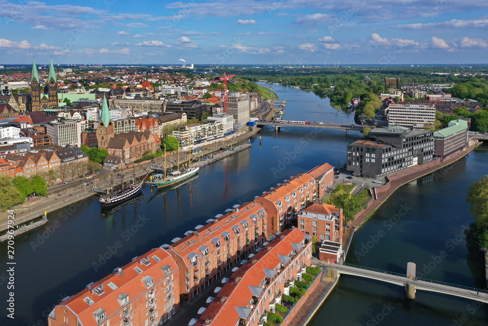Hansestadt Bremen an der Weser Luftaufnahme - obrazy, fototapety, plakaty 