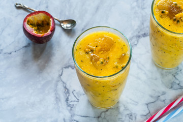 Canvas Print - Tropical smoothie with mango and passion fruit