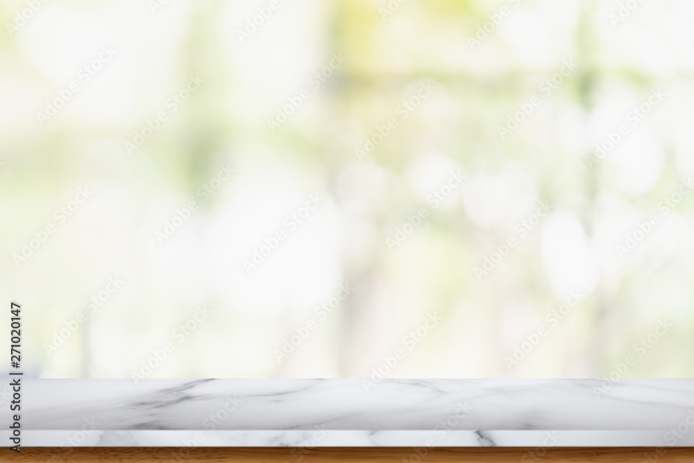 Empty marble table with blur living room interior background. - obrazy, fototapety, plakaty 