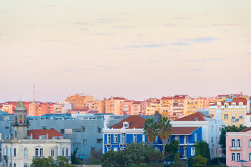 Fototapete - Skyline Lisbon typical living district
