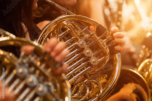 Cuadros en Lienzo french horn during a classical concert music, close-up.