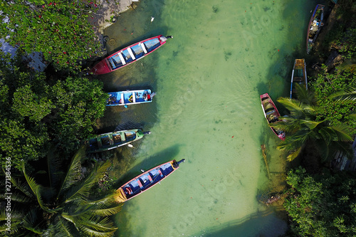 Photographie Aerial with fishing boats on White River, Jamaica