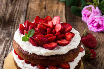 Wall Mural - Homemade cake with strawberries