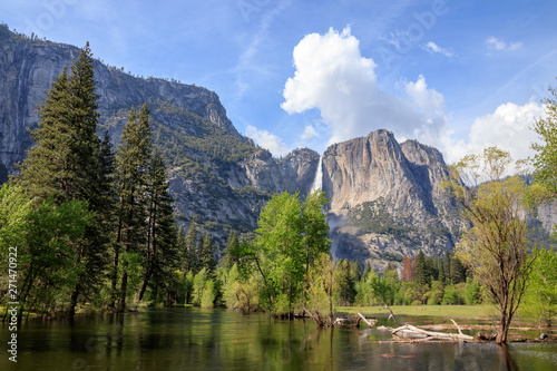 Bridalveil Fall Swinging Bridge Picnic In Yosemite