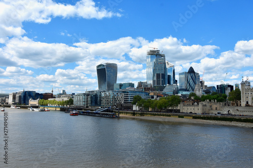 Fotografía Skyscrapers of the City of London over the Thames , England