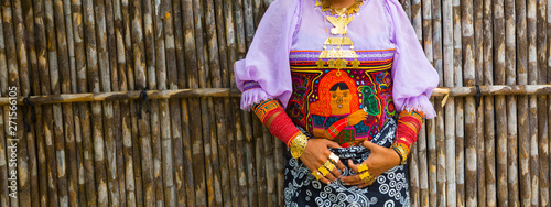 Fotomural Traditional jewelry, Kuna ethnic group village, San Blas archipelago, Kuna Yala