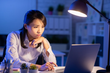 Canvas Print - woman overtime work