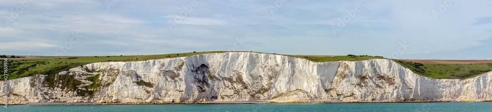 White cliffs of England in Dover, United Kingdom - obrazy, fototapety, plakaty 