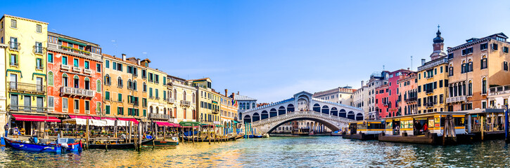 rialto bridge in venice - italy