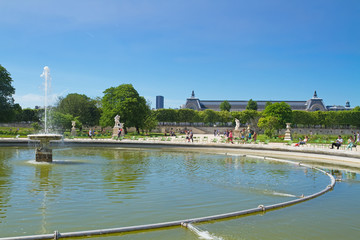 Wall Mural - Großer Brunnen im Jardin des Tuileries, Paris