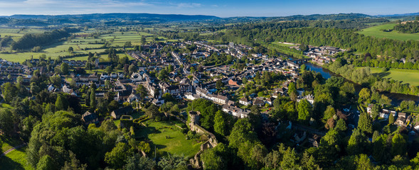 Wall Mural - Panoramic view of the picturesque town of Usk in South Wales, with the castle clearly dominating the town on the right hand side