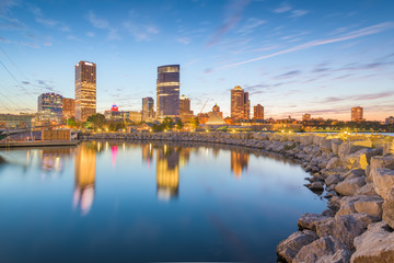 Wall Mural - Milwaukee, Wisconsin, USA downtown city skyline on Lake Michigan