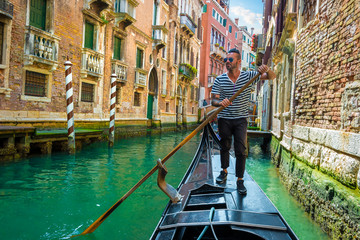 Wall Mural - Gondolier on canal of venice