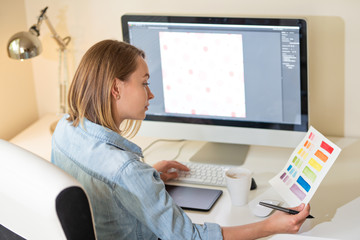 Fototapete - Graphic designer. Work with color on the project. web design concept. freelancer. art