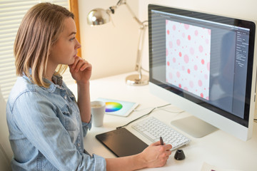 Fototapete - Graphic designer. Work with color on the project. web design concept. freelancer. art
