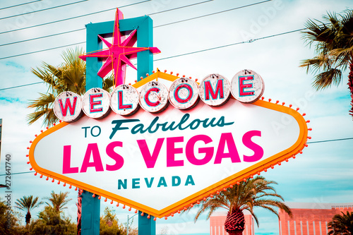 Cuadros en Lienzo Welcome to Fabulous Las Vegas sign, Las Vegas Strip, Nevada, USA