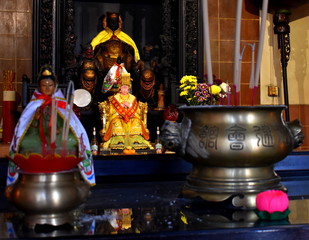 Sticker - Statues of gods in a Chinese temple