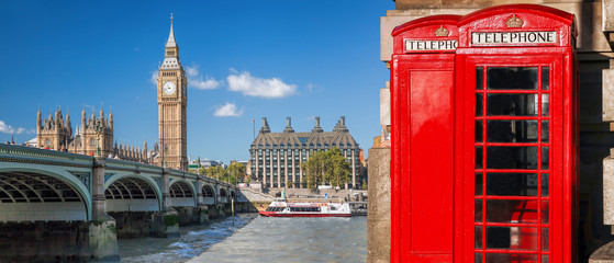 Fototapete - London symbols, Big Ben and Red Phone Booths with boat on river in England, UK