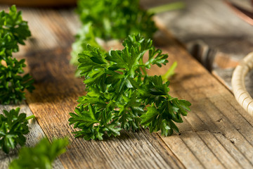 Raw Green Organic Curly Parsley