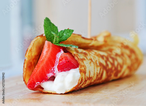 Coconut Flour Keto Wraps With Cottage Cheese And Strawberries Low