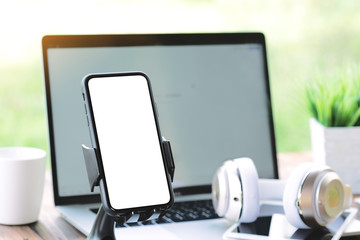 Aufkleber - phone on holder showing blank screen