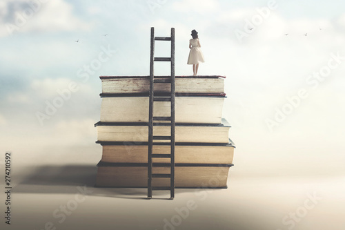 Fotografía concept of success achieved with education and wisdom