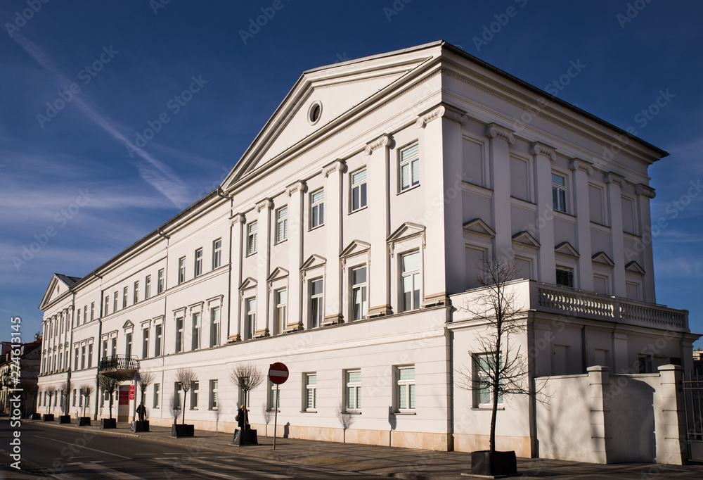 Obraz na płótnie Budynek Kamery Pruskiej w Płocku w salonie