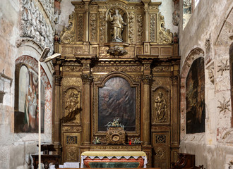 Wall Mural -  Interior of Saint Etienne Cathedral in Cahors, Occitanie, France