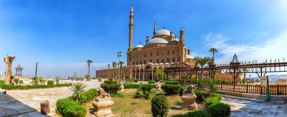 Wall Mural - The Great Mosque of Muhammad Ali Pasha or Alabaster Mosque, panorama of the yard of the Citadel