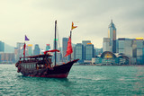 Fototapeta Do pokoju - Traditional Chinese wooden sailing ship in Hong Kong