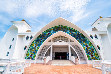 Poster - 2019 May 8th, Malaysia, Melaka - View of the the old Masjid Selat Melaka.