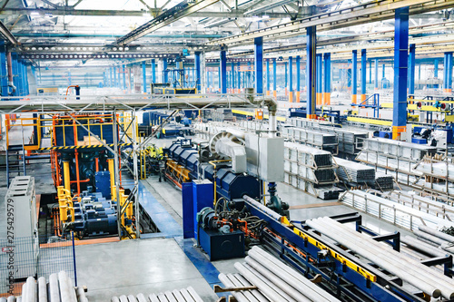 Fotografía Factory constructions, industry technology, manufacturing iterior, production li