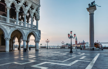 Fototapete - Doge's Palace and San Marco in Venice at sunrise. Scenic travel background.