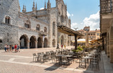 Fototapeta  - View of Duomo square with traditional Italian street cafe in the historic center of Como, Italy.